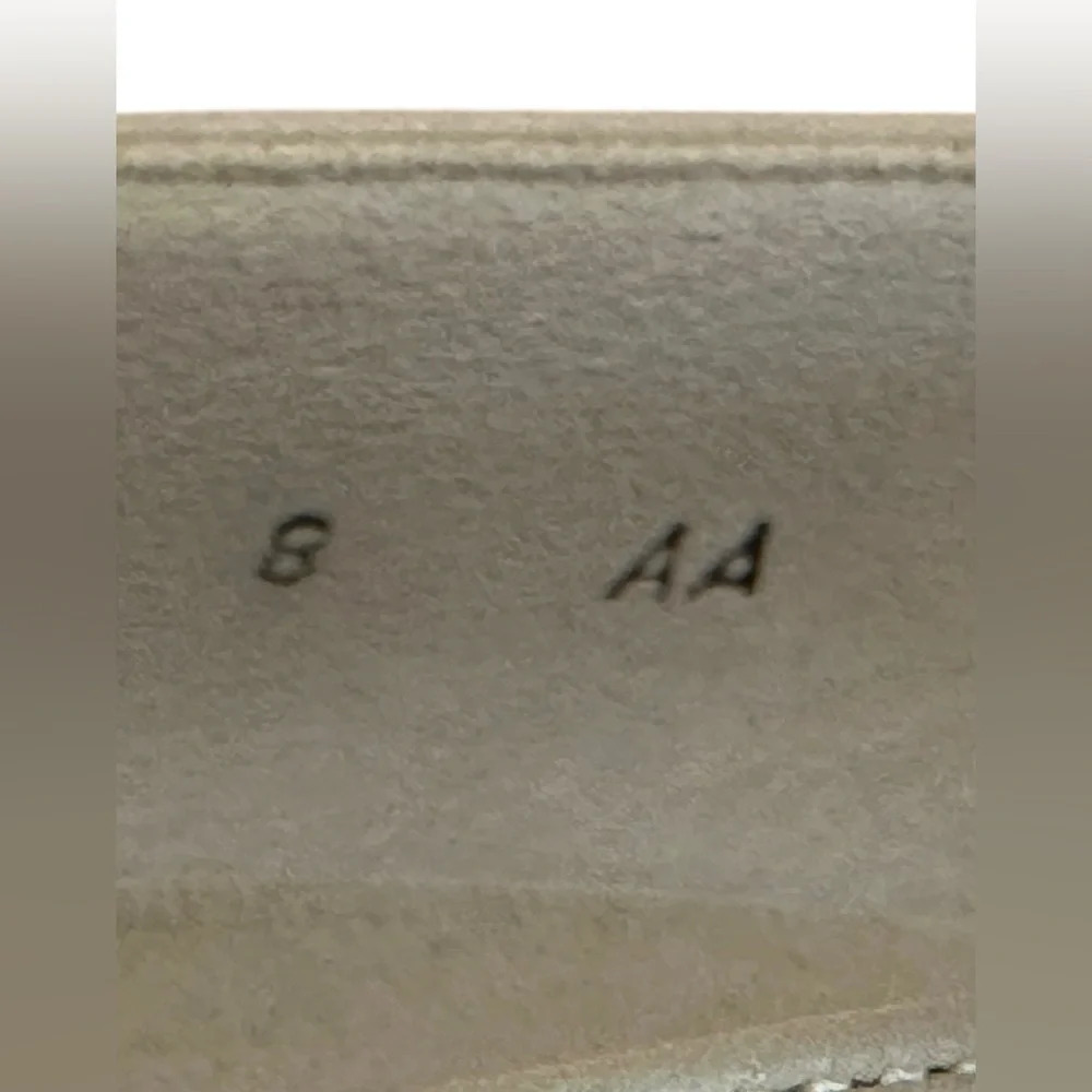 Stuart Weitzman Ivory Cream Classic Pumps Womens Size 8 AA Cap Toe Slip Heels - Picture 8 of 8